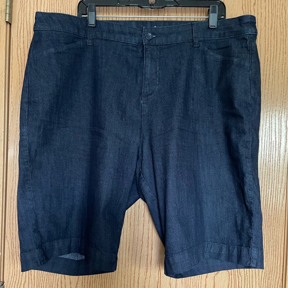 Denim bermuda shorts - Picture 1 of 3